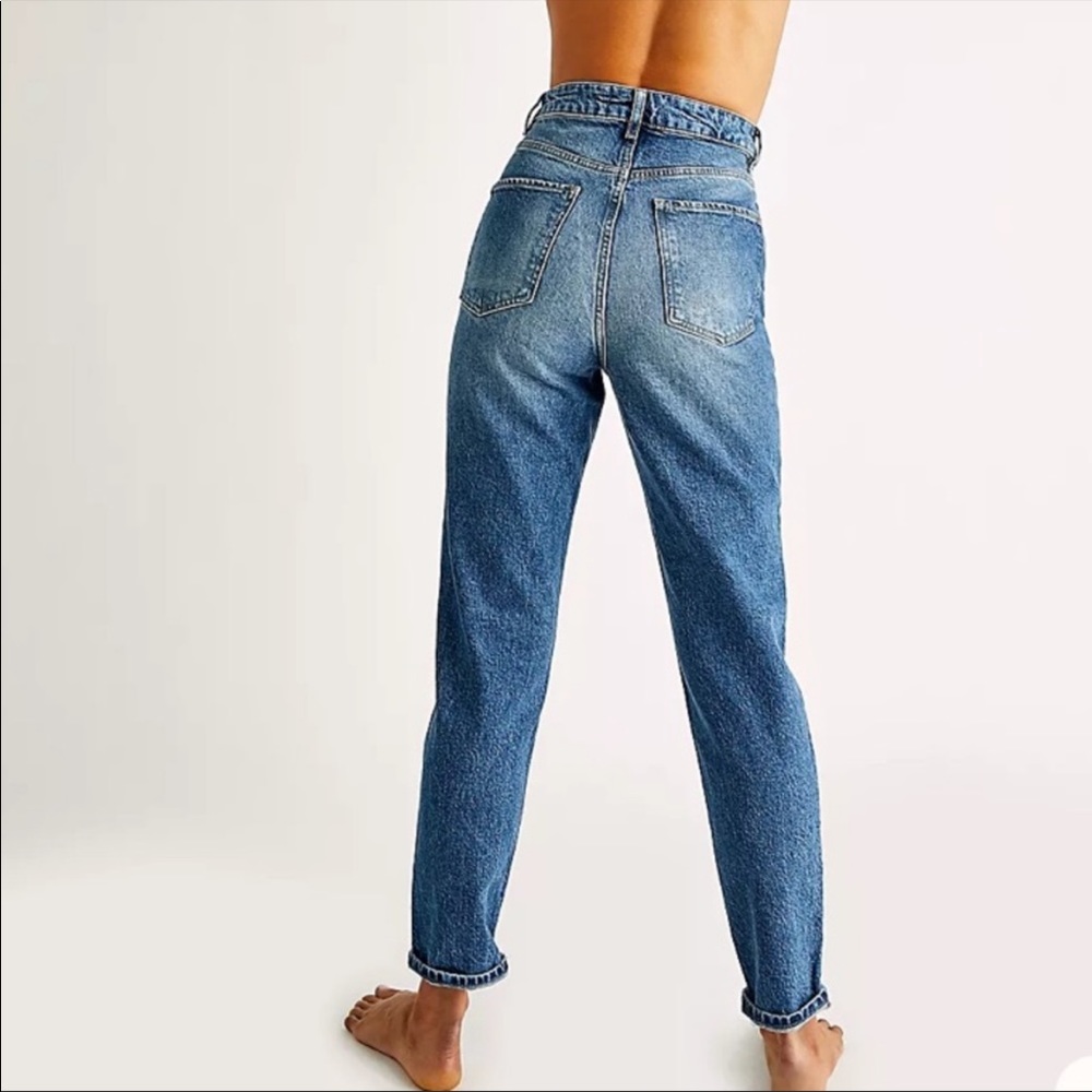 Free People We the Free Dark Denim Mom Jean 25 - Picture 2 of 16